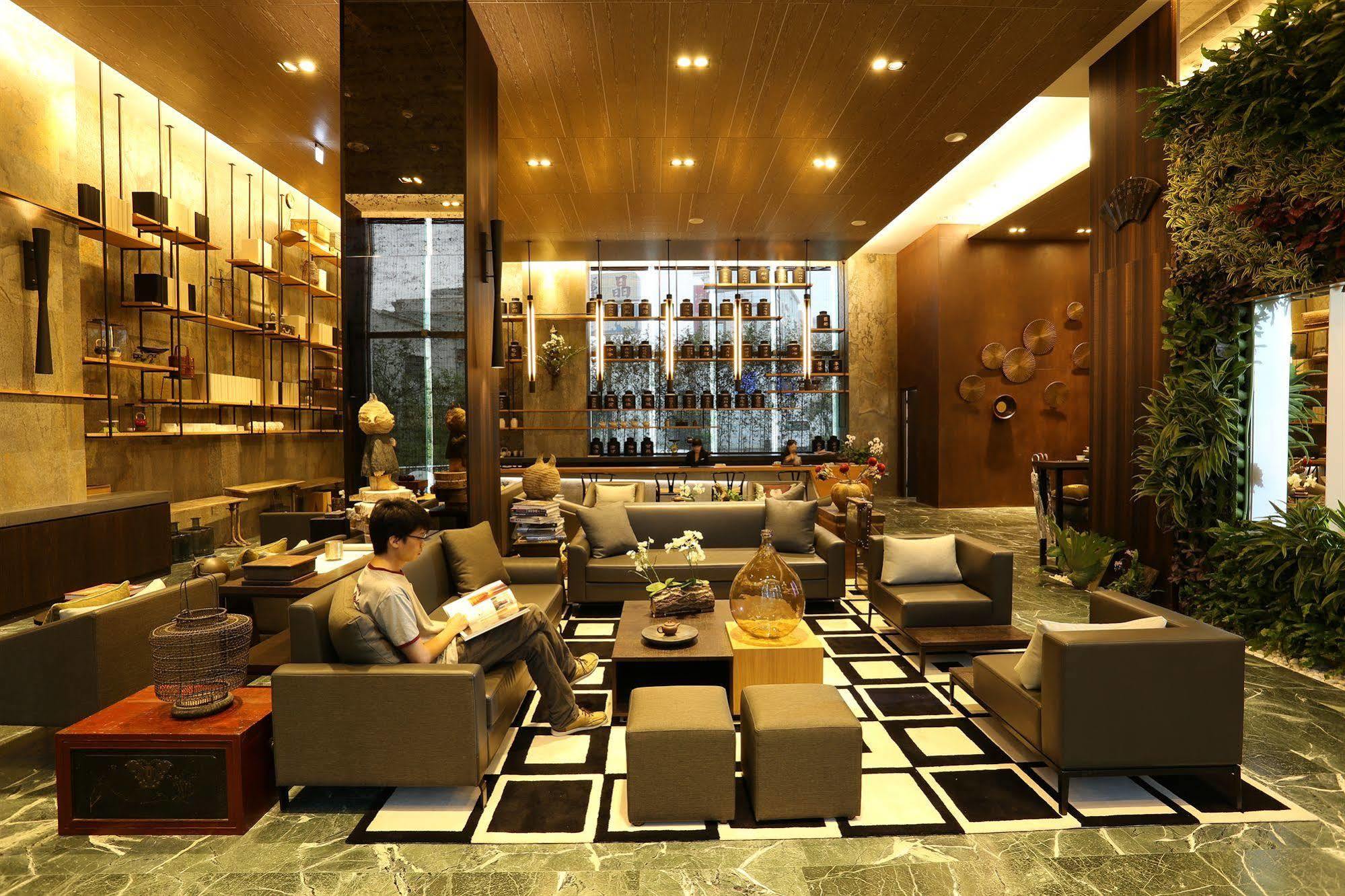 Hotel Day Plus Teascape Chiayi City Exterior photo