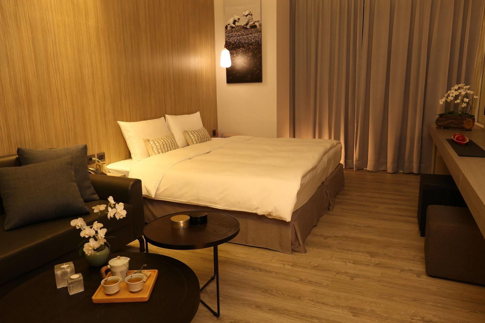 Hotel Day Plus Teascape Chiayi City Exterior photo