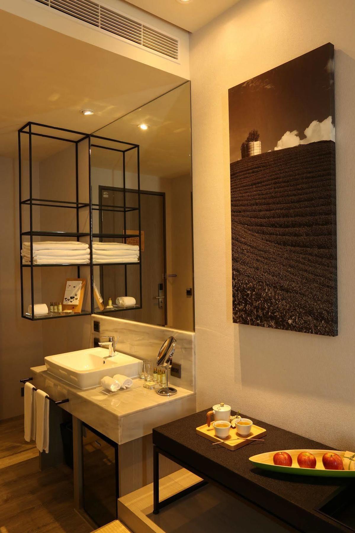 Hotel Day Plus Teascape Chiayi City Exterior photo