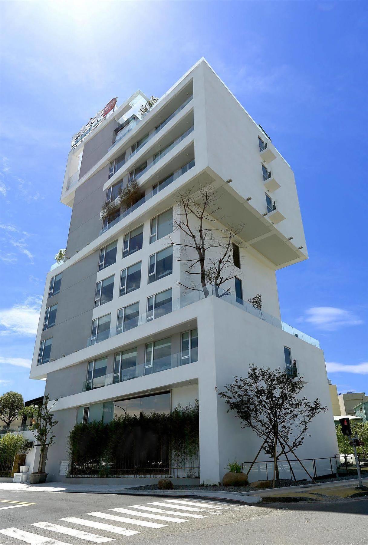 Hotel Day Plus Teascape Chiayi City Exterior photo