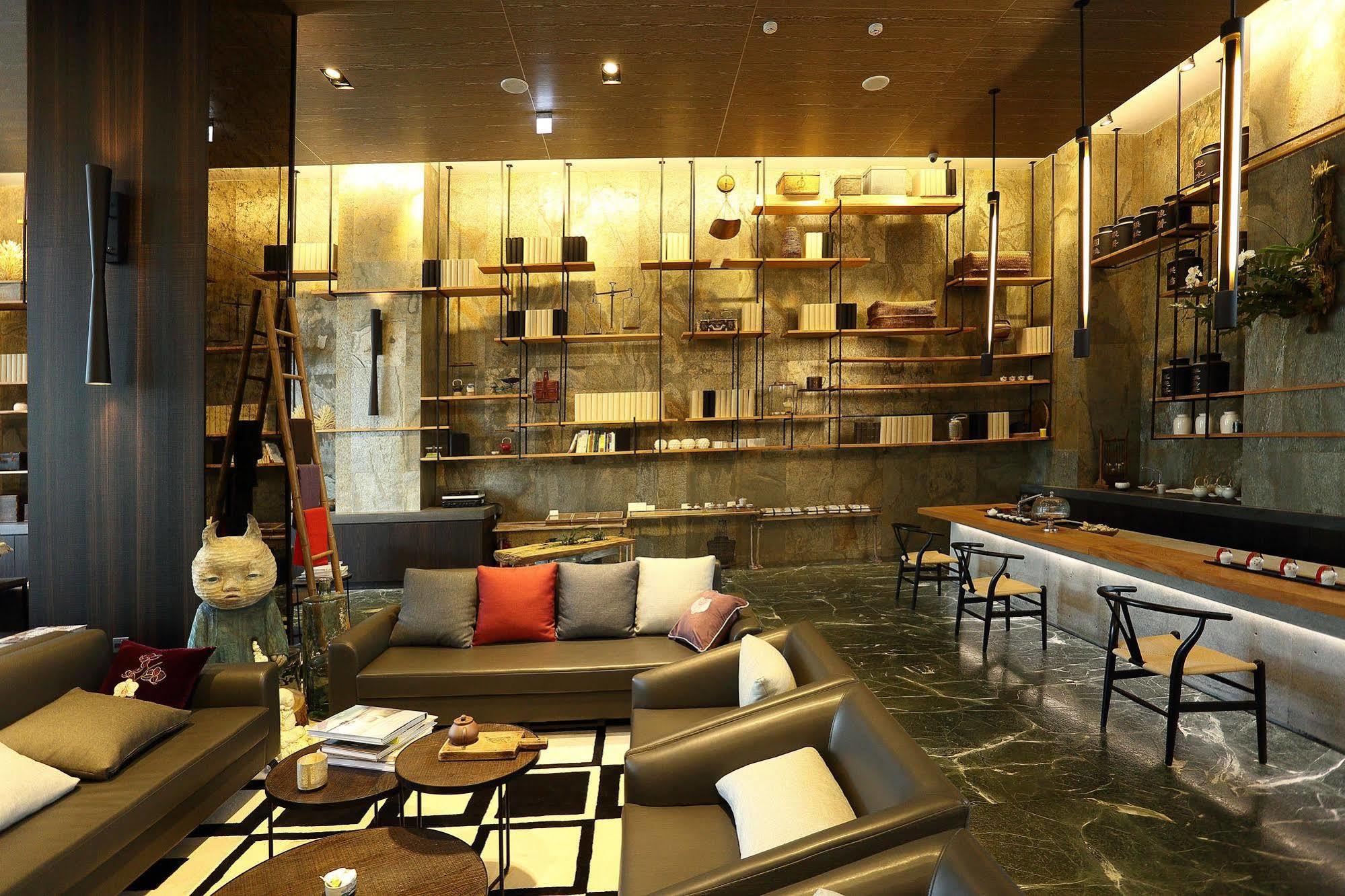 Hotel Day Plus Teascape Chiayi City Exterior photo